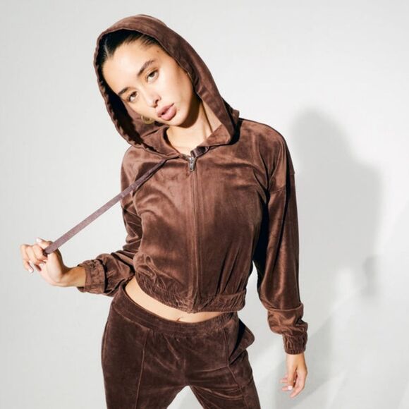 NWT Coffee Brown Velour Velvet Cropped Hoodie M Relaxed Fit - Picture 16 of 16